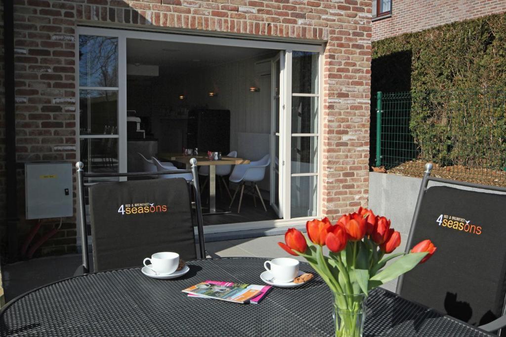 B&B 4 Seasons Riemst Bagian luar foto
