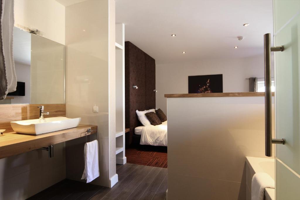 B&B 4 Seasons Riemst Bagian luar foto